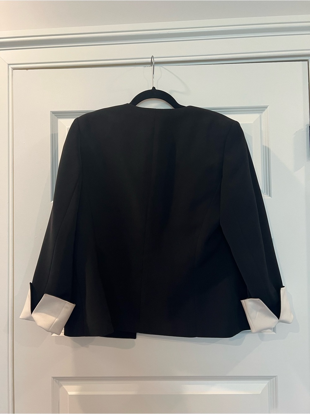 Jones Wear Black Collarless Blazer Size 10 White Contrast Cuff Open Front - Picture 10 of 11